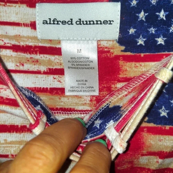 Alfred Dunner Studded Neckline American Flag Short Sleeve Tee Tshirt - Picture 4 of 4